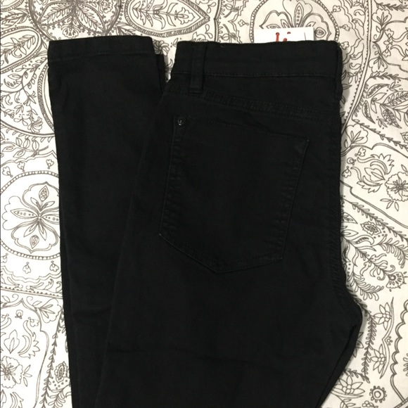 NWT Black Mid Rise Jeggings - Picture 4 of 4